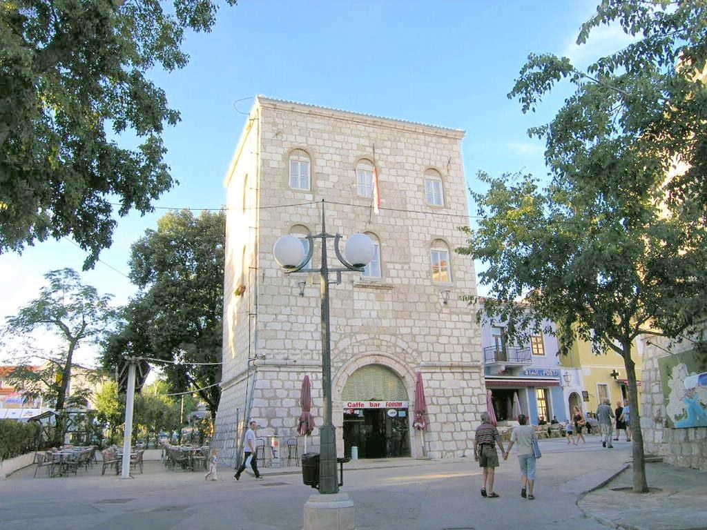 Apartments Kristina Krk Town Exterior photo